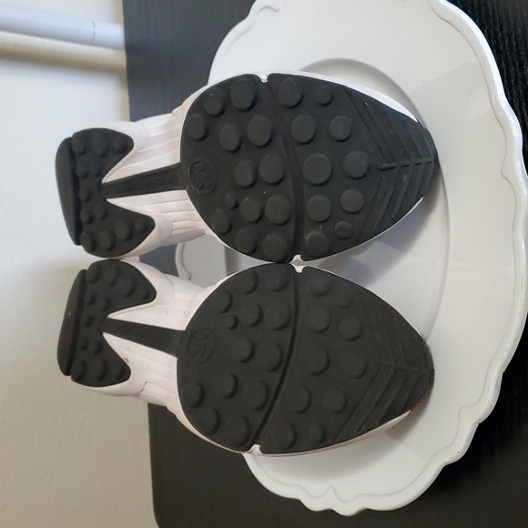 Michael Michael Kors - Picture 10 of 10